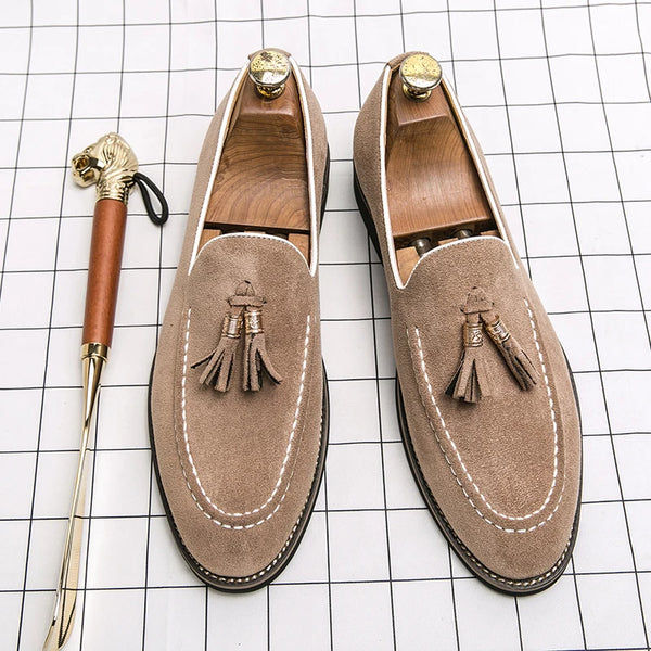 Fashion Brand Men's Tassel Suede Slip-on Leather Driving Shoes Designer Mens Moccasins Retro Pointed Banquet Social Shoes Male