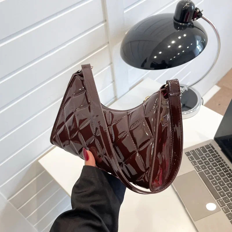 Luxury Designer of Large Chequered Female Underarm Bag with Bright Face Hand Bill of Lading Shoulder Diamond Check Handbag