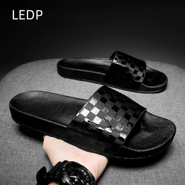 Summer Beach Slippers New Men's Slippers Thick Sole Bathroom Slippers Fashion Wear-resistant Non-slip Flip Flops Light Shoes Men