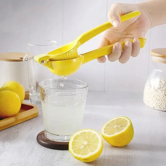 Manual Lemon Juicer, Plastic Manual orange juice juicer, portable and practical kitchen tool, Mini Blender